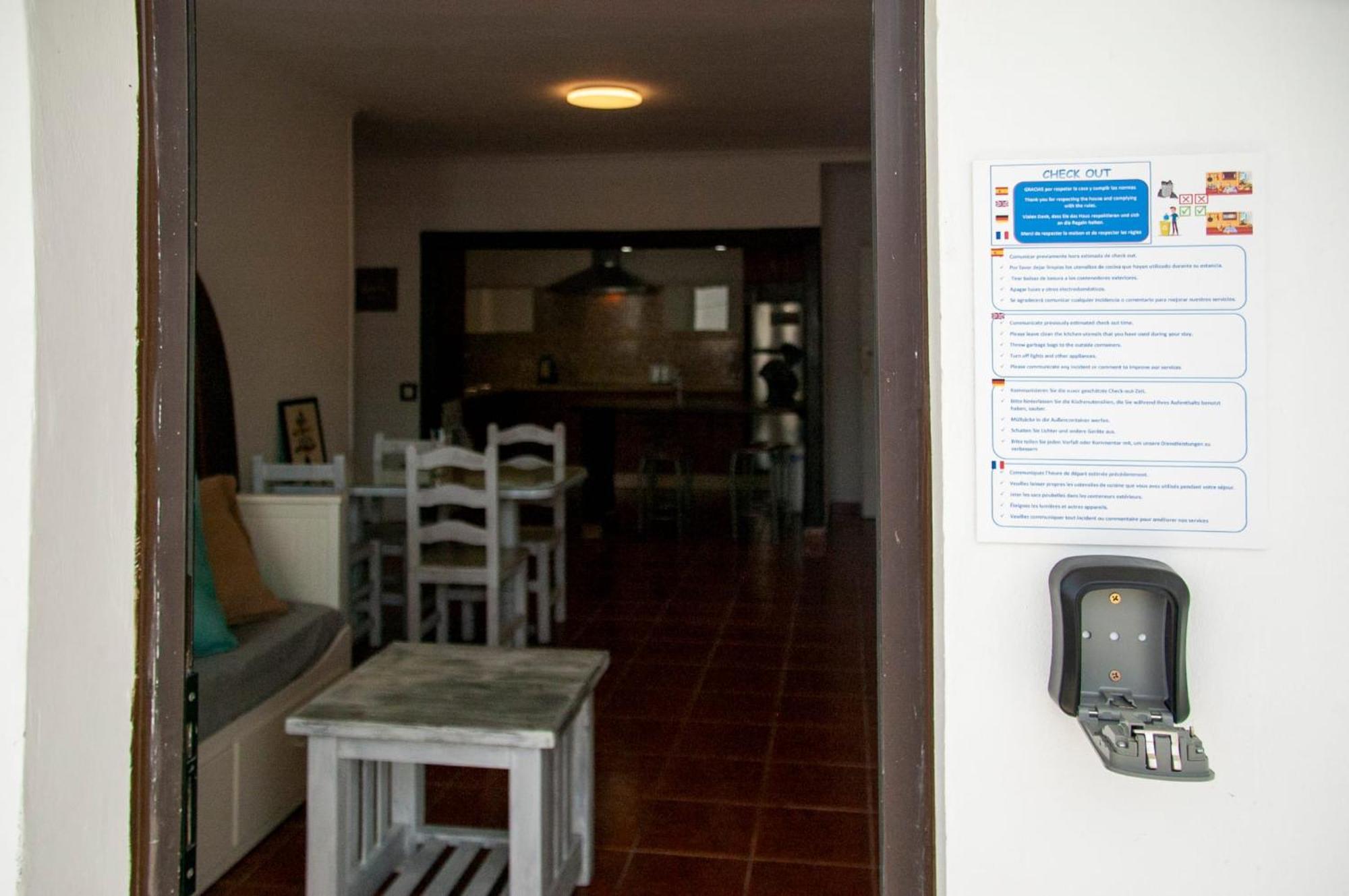 Appartement Famara Surf Extérieur photo